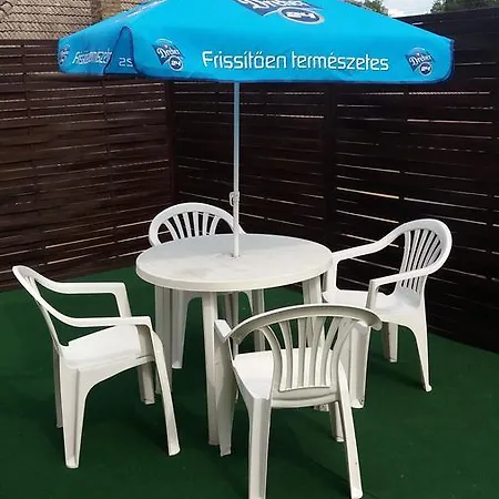 Maci-lak Apartman Apartman *